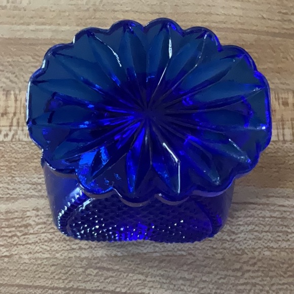 Vintage Degenhart blue ,hobbail trinket holder. - Picture 4 of 4